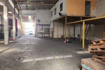 Jalan Wira, Taman Tan Sri Yacob, Skudai. Semi Detached Factory for Sale 