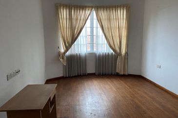 Jalan Tengku Puteri, Off Jalan Straits View - Big Bungalow Land for Sale 