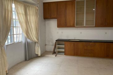 Jalan Tengku Puteri, Off Jalan Straits View - Big Bungalow Land for Sale 