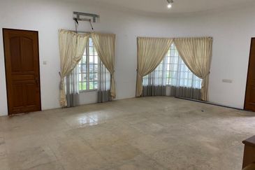 Jalan Tengku Puteri, Off Jalan Straits View - Big Bungalow Land for Sale 