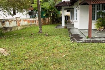 Jalan Tengku Puteri, Off Jalan Straits View - Big Bungalow Land for Sale 
