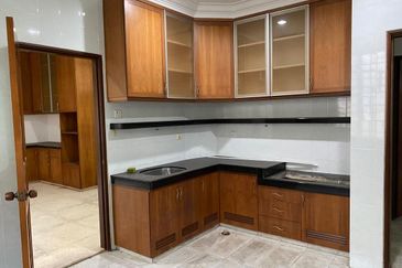 Jalan Tengku Puteri, Off Jalan Straits View - Big Bungalow Land for Sale 