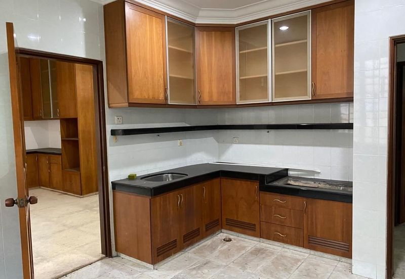 Jalan Tengku Puteri, Off Jalan Straits View - Big Bungalow Land for Sale 