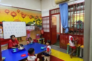 Bukit Indah Jalan Indah 18-Semi Detached 