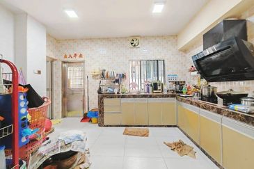 Taman Sutera, Jalan Sutera Kuning, Perling 