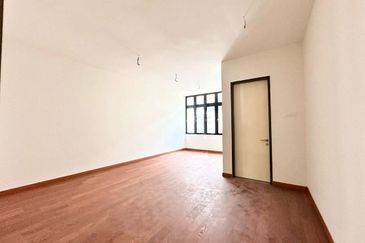 Nusa Sentral Winter Pavillion/Iskandar Puteri/3 storey Semi Detached house 