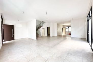 Nusa Sentral Winter Pavillion/Iskandar Puteri/3 storey Semi Detached house 