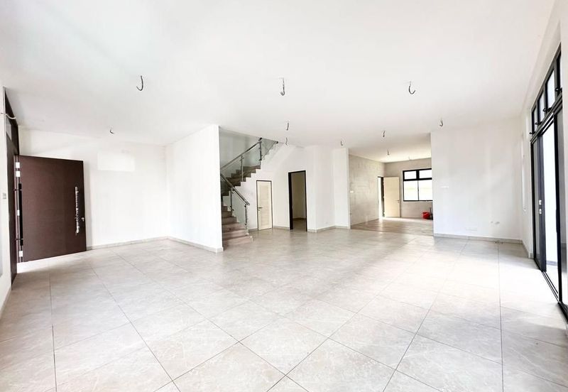 Nusa Sentral Winter Pavillion/Iskandar Puteri/3 storey Semi Detached house 