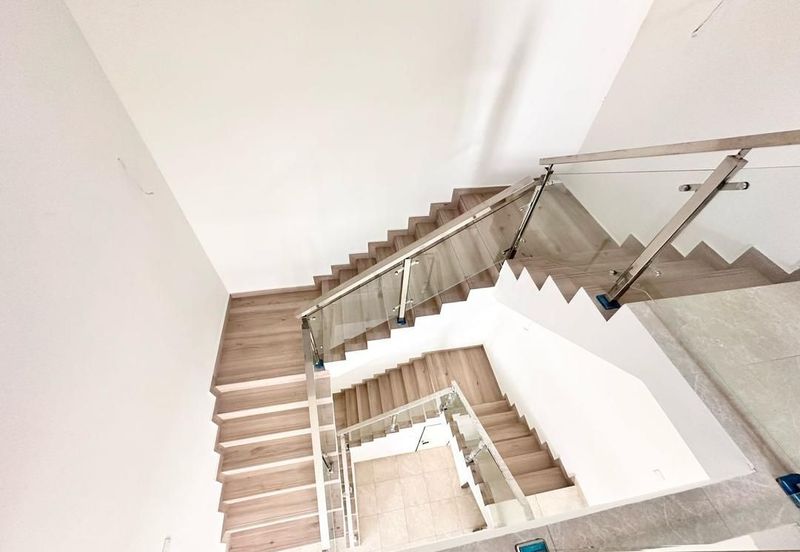 Nusa Sentral Winter Pavillion/Iskandar Puteri/3 storey Semi Detached house 