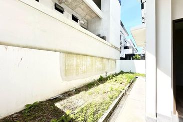 Nusa Sentral Winter Pavillion/Iskandar Puteri/3 storey Semi Detached house 