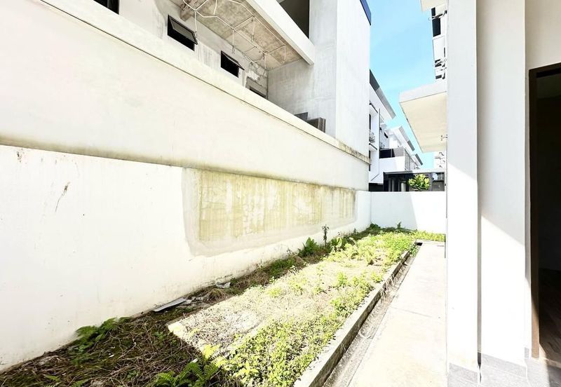 Nusa Sentral Winter Pavillion/Iskandar Puteri/3 storey Semi Detached house 