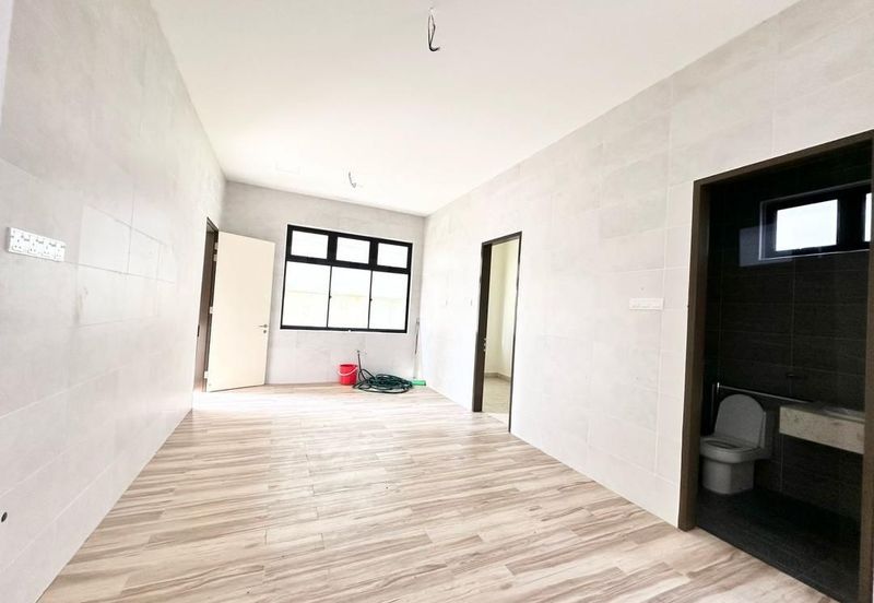 Nusa Sentral Winter Pavillion/Iskandar Puteri/3 storey Semi Detached house 