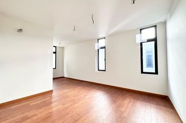 Nusa Sentral Winter Pavillion/Iskandar Puteri/3 storey Semi Detached house 