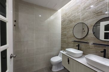 Jalan Stulang Laut 2