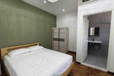 Jalan Stulang Laut 2