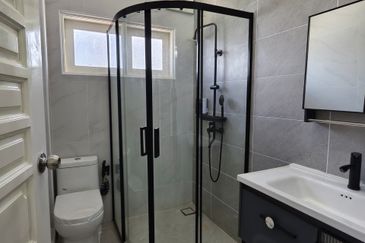 Jalan Stulang Laut 2