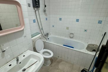 Jalan Jingga, Taman Pelangi/DSTH/FOR Sale