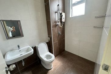 Nusa Sentral,Iskandar Puteri/CLUSTER HOUSE FOR SALE 