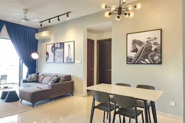 Baypoint @ Country Garden Danga Bay