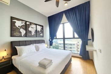 Baypoint @ Country Garden Danga Bay