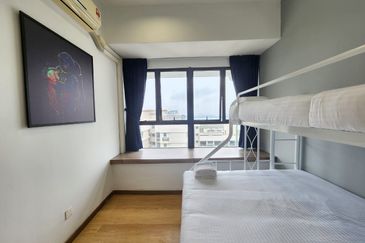 Baypoint @ Country Garden Danga Bay