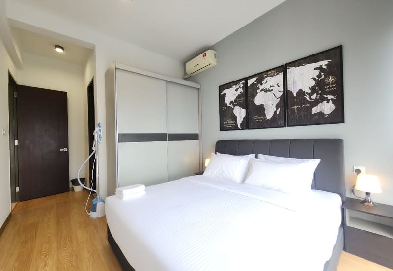 Baypoint @ Country Garden Danga Bay