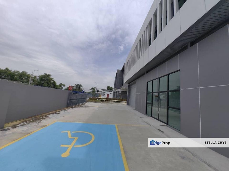 Taman Perindustrian Desa Cemerlang/Semi Detached Factory for Rent / Medium Industry , Johor, Ulu Tiram