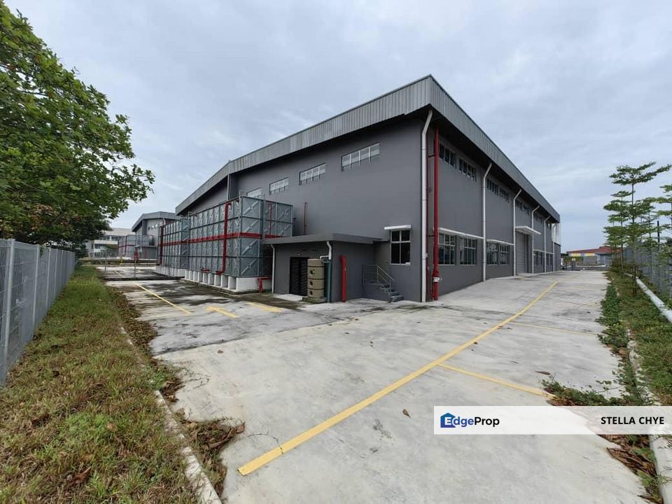 Taman Perindustrian Desa Cemerlang/Semi Detached Factory for Rent / Medium Industry , Johor, Ulu Tiram