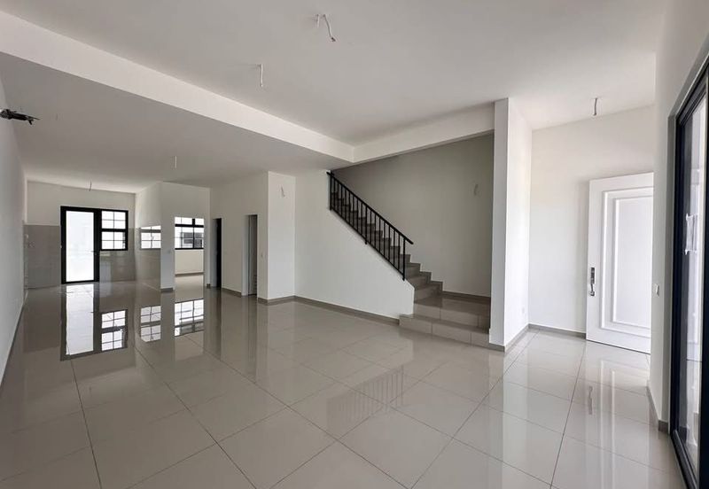 Tate Dalton @ Eco Botanic 2