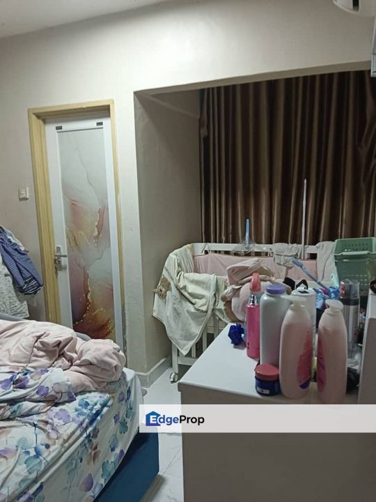 Well Renovated Pangsapuri Perdana in Seksyen 13 Shah Alam (ROI: 4% - 5.14%) High Floor, Selangor, Shah Alam