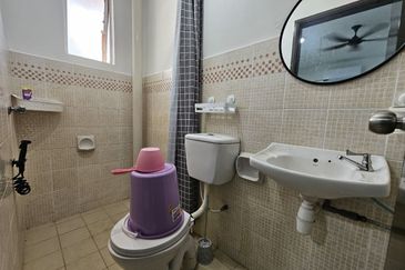 Lorong Az-Zaharah 10/23