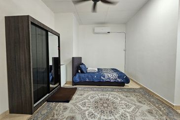 Lorong Az-Zaharah 10/23