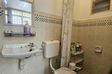 Lorong Az-Zaharah 10/23