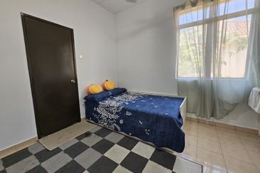 Lorong Az-Zaharah 10/23