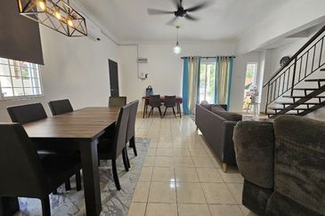 Lorong Az-Zaharah 10/23