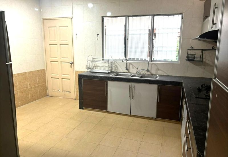 Jalan Spektrum U16 @ Taman Bukit Subang