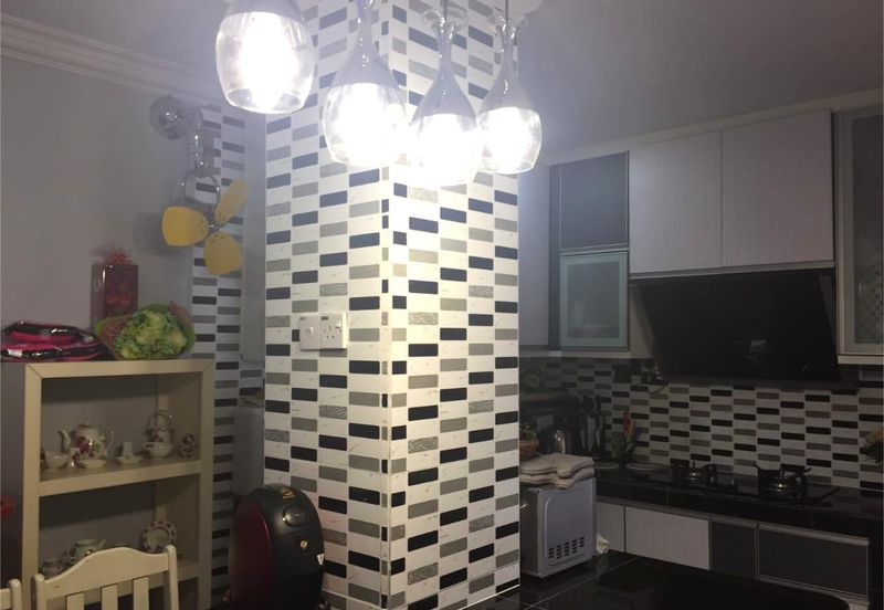 Lorong Az-Zaharah 10/21