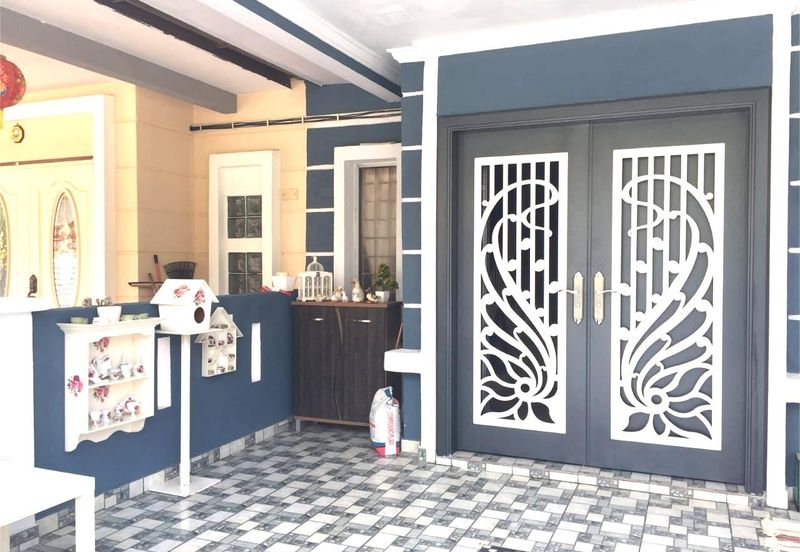 Lorong Az-Zaharah 10/21