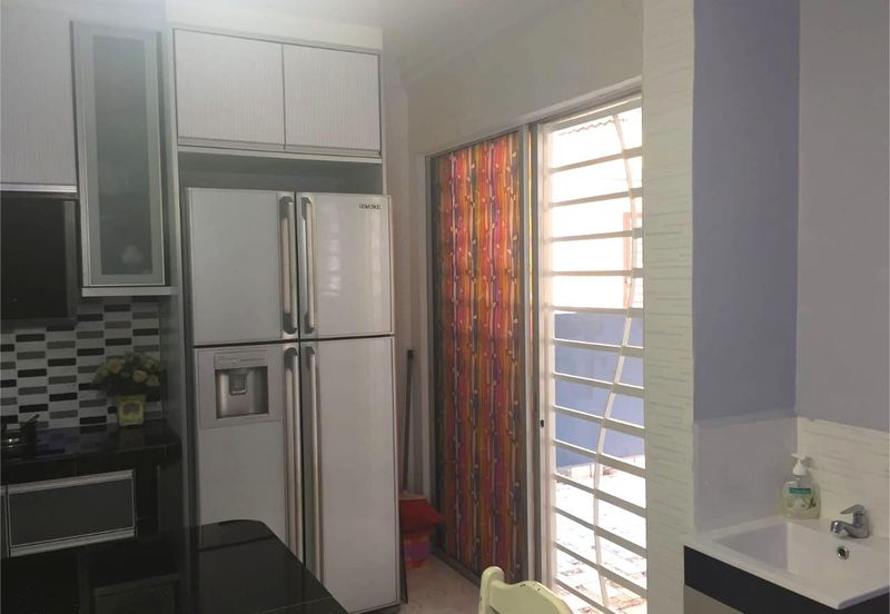 Lorong Az-Zaharah 10/21