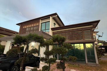 Villa Concept Luxury Style Bungalow House in Amber Bungalows, Subang Bestari [Spacious Land/Corner Lot]