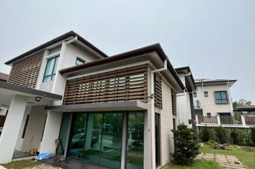 Villa Concept Luxury Style Bungalow House in Amber Bungalows, Subang Bestari [Spacious Land/Corner Lot]