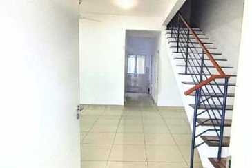 Halya @ Daunan Worldwide