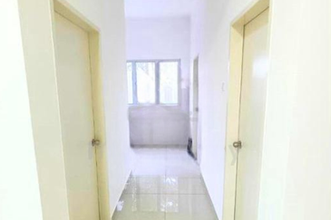 Halya @ Daunan Worldwide