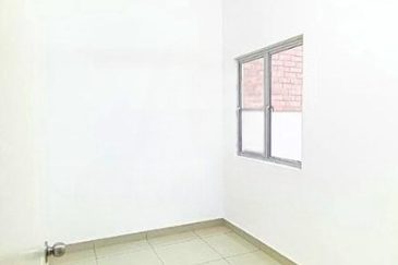 Halya @ Daunan Worldwide