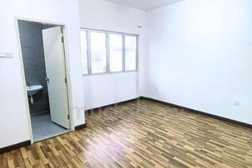 Halya @ Daunan Worldwide