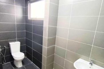 Halya @ Daunan Worldwide