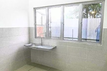 Halya @ Daunan Worldwide