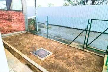 Halya @ Daunan Worldwide