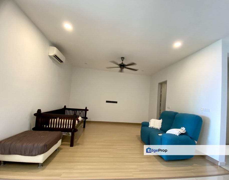 X2 Residency BIG SPACIOUS Condominium 3 CARPARK 5 ROOMS BALCONY WELL KEPT CLEAN Fully Furnished, Selangor, Puchong