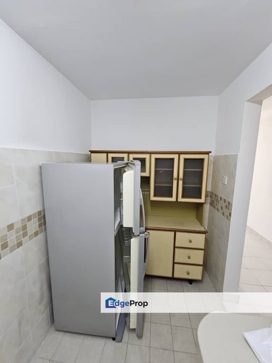 Puteri Bayu Apartment, Bandar Puteri Puchong, Selangor 2 CARPARKS KITCHEN CABINET 2 AIRCONDS, Selangor, Bandar Puteri Puchong